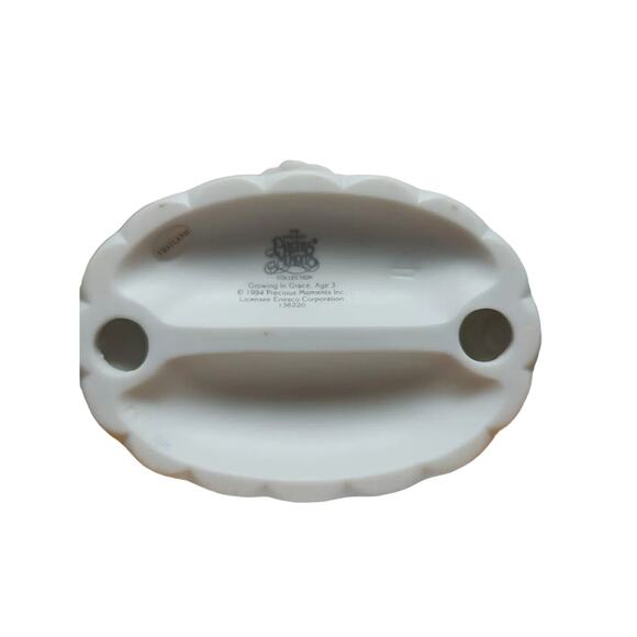 Precious Moments #136220 “Growing In Grace” Girl praying flowers Age 3 1994 - Picture 5 of 10